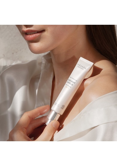 Radiant Shield Lsf 15 Mádara Organik Güneş Koruyucu Krema Hyalüronik Asit İle