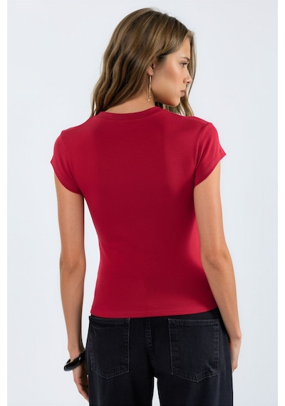 Hiccup Busem İşlemeli Kalp Desenli Yuvarlak Yaka T-shirt Kırmızı