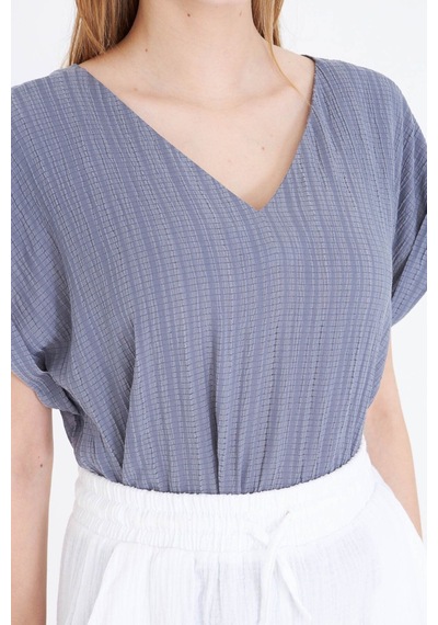 Armonika Kadın Gri V Yaka Yanları Yırtmaçlı Arkası Uzun Duble Kol Detaylı Oversize Bluz Arm-24y001074 Armonika Kadın Gri V Yaka Yanları Yırtmaçlı Arkası Uzun Duble Kol Detaylı Oversize Bluz Arm-24y001074
