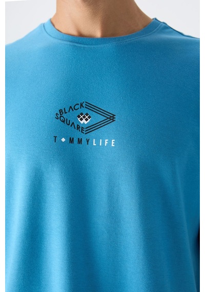 Tommy Life Petrol Mavi Pamuklu Kalın Yumuşak Dokulu Oversize Fit Baskılı Erkek T-shirt - 88325 Petrol Mavi Tommy Life Petrol Mavi Pamuklu Kalın Yumuşak Dokulu Oversize Fit Baskılı Erkek T-shirt - 88325 Petrol Mavi