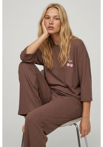 Siyah İnci Soft Touch Ince Örme Nakışlı Pijama Takım Kahverengi