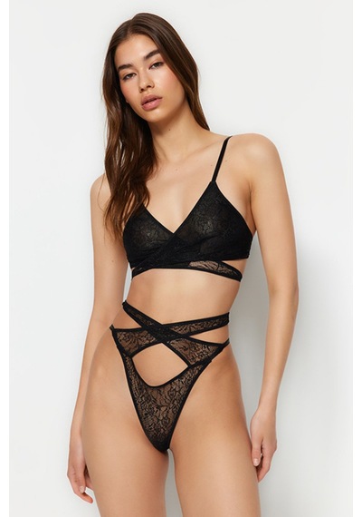 Dantel Bralet Ve Çapraz Bantlı String Takım Siyah