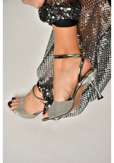 Fox Shoes Y820140034 Platin Ayna İnce Topuklu Kadın Abiye Ayakkabı Platin