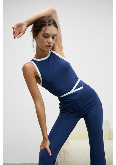 Grımelange Urban Beat Runtra Kadın Yumuşak Ve Esnek Dokulu Kontrast Yaka Ve Kol Biyeli Sportif Lacivert Spor At Lacivert Grımelange Urban Beat Runtra Kadın Yumuşak Ve Esnek Dokulu Kontrast Yaka Ve Kol Biyeli Sportif Lacivert Spor At Lacivert