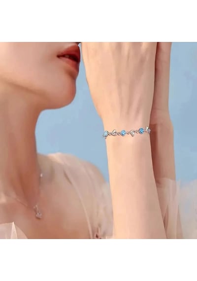 Aqua Love Kalp Detaylı Parlak Taşlı Gümüş Kaplama Kadın Bileklik Zarif Tasarım Şık Hediyelik Mavi
