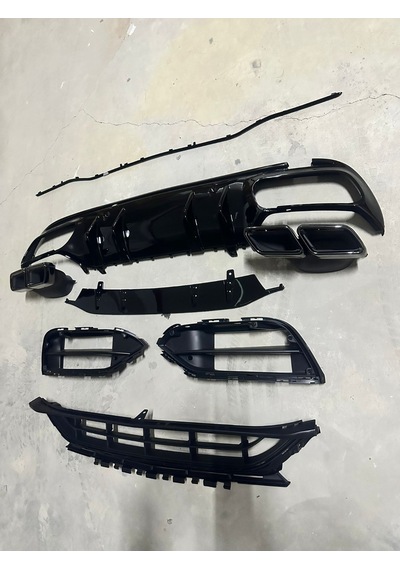 Mercedes C Serisi W205 Makyajsız Uyumlu C63 İçin Makyajlı Dönüşüm Seti