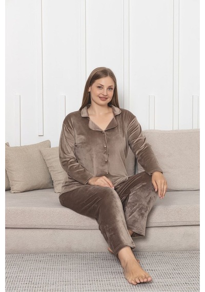 Büyük Beden Boydan Düğmeli Kadife Pijama Takımı Vizon