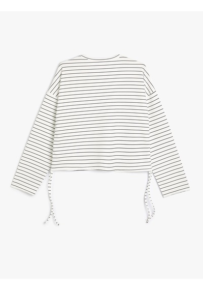 Koton Crop Sweatshirt Yanları Bağlama Detaylı Bisiklet Yaka Rahat Kalıp Ekru Çizgili 5wal10033ık Ekru Koton Crop Sweatshirt Yanları Bağlama Detaylı Bisiklet Yaka Rahat Kalıp Ekru Çizgili 5wal10033ık Ekru