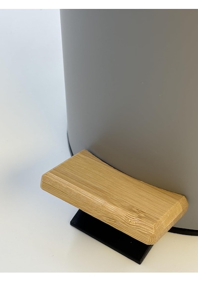 Bambu Kapaklı Metal Çöp Kovası Hidrolik Sistemli Yavaş Kapanma Özellikli, Pedallı, Banyo Ve M Gri