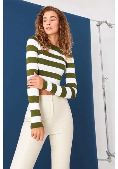 Fashion Cocktail Çizgili Şeritli Sırtı Ayarlanabilir Deri Kemerli Kollu Likralı Esnek Krop Büstiyer Zeytin Yeşili Siyah Fashion Cocktail Çizgili Şeritli Sırtı Ayarlanabilir Deri Kemerli Kollu Likralı Esnek Krop Büstiyer Zeytin Yeşili Siyah