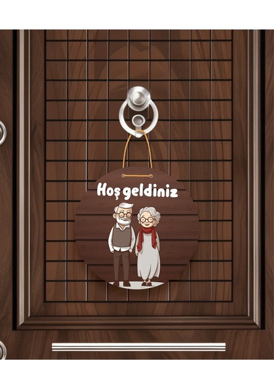 Hoşgeldiniz" Yazılı Mdf Kapı Süsü 22.5 Cm Sevimli Yaşlı Çift Temalı Halat Askılı Giriş Dekoru Kahverengi