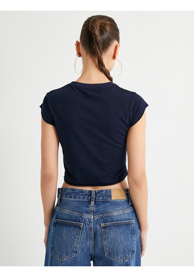 Koton Crop Baskılı Tişört Kap Kol Bisiklet Yaka Pamuklu Lacivert 4sal10607ık 4SAL10607IK704 Lacivert Koton Crop Baskılı Tişört Kap Kol Bisiklet Yaka Pamuklu Lacivert 4sal10607ık 4SAL10607IK704 Lacivert