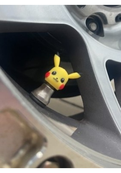 Pokémon Pikachu Temalı Özel Tasarım Araç Lastik Sibop Kapağı Aksesuarı