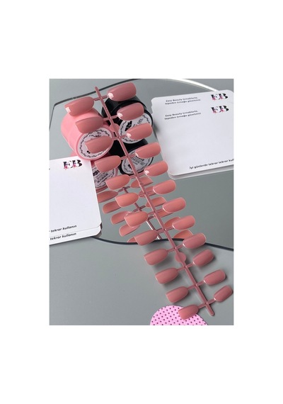 24 Adet Renkli Oval Kısa Takma Tırnak Seti 1077 Mercan Pembe