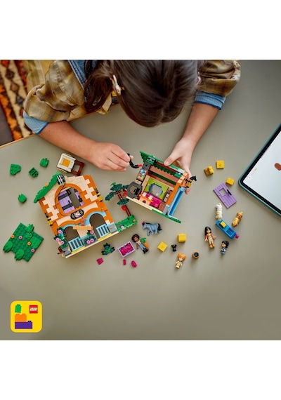 LEGO® Friends Midilli Çiftliği ve Ahır 42654 - 7 Yaş ve Üzeri Çocuklar için Yaratıcı Oyuncak Yapım Seti (727 Parça)