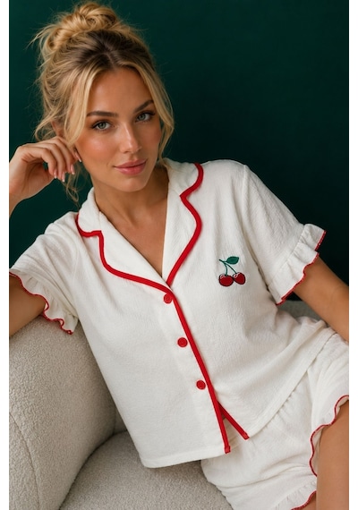 Bella Notte Bej Kırmızı Biye Detaylı Kiraz Nakışlı Bebek Yaka Şortlu Kısa Kollu Pijama Takımı Beyaz