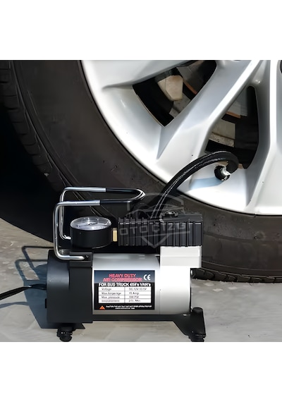 Tek Pistonlu Metal Gövdeli 12v Oto Hava Kompresörü Güçlü Ve Taşınabilir