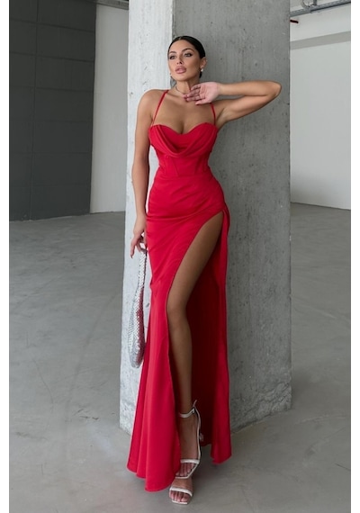 Fashion Cocktail Sırt Korseli Derin Sol Yırtmaçlı Degajeli Saten Askılı Uzun Abiye Elbisesi Kırmızı Fashion Cocktail Sırt Korseli Derin Sol Yırtmaçlı Degajeli Saten Askılı Uzun Abiye Elbisesi Kırmızı