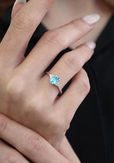 Blue Topaz Oval Tektaş Yüzük