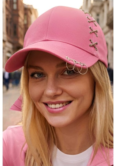Tezzgelsin Kadın Piercing Halkalı Çapraz Metal Detaylı Özel Tasarım Baseball Cap Streetwear Şapka Pembe