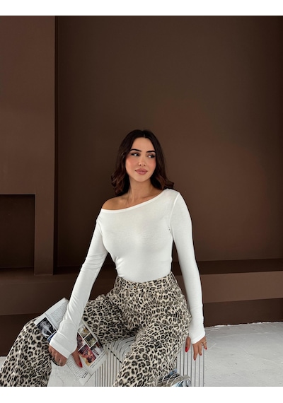 Elaxi Kadın Kayık Yaka Parmak Geçmeli Uzun Kollu Full Likralı Pamuk Viskon Buzzy Body Tişort Beyaz Elaxi Kadın Kayık Yaka Parmak Geçmeli Uzun Kollu Full Likralı Pamuk Viskon Buzzy Body Tişort Beyaz