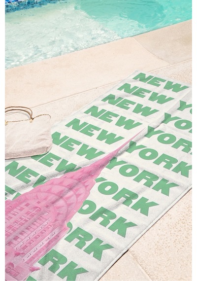 Şehir Temalı New York Plaj Havlusu - Modern Tipografik Pembe Yeşil Hızlı Kuruyan Mikrofiber Havlu Çok Renkli