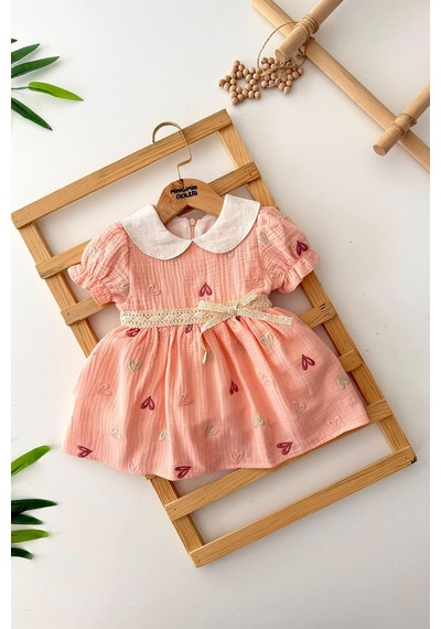 Miniğimin Cicileri Müslin Kalp İşleme Detaylı Kız Bebe Yakalı Elbise - Somon