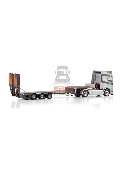 1/50 Becatrans Bv Volvo Fh5 Sleeper Cab 4x2 Semı Low Loader Wıth Ramps - 3 Axle
