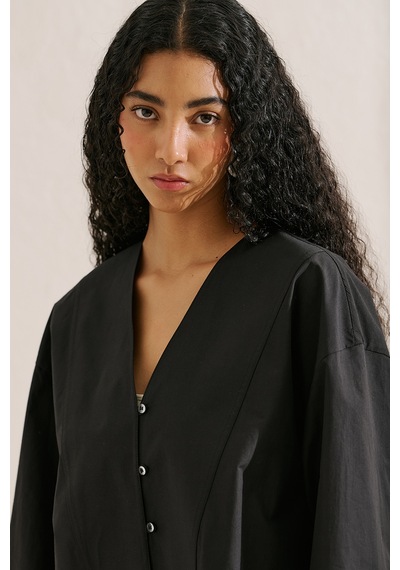 Manuka Poplin Geniş Kol V Yaka Gömlek Siyah Ss26gml00023-021.10199 SİYAH