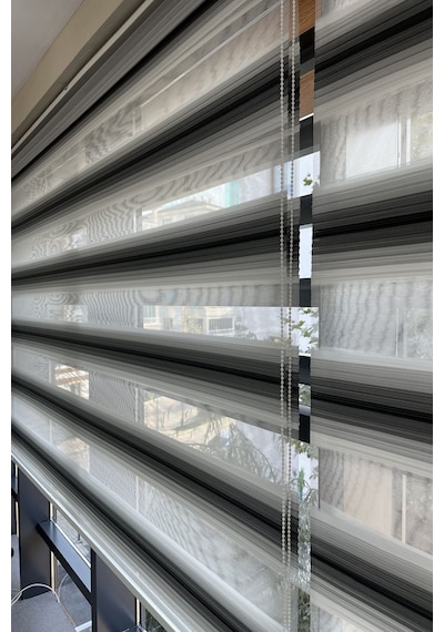 Zebra Stor Perde 4000 Geniş Pliseli Siyah Gri Beyaz Geçişli Ev Ofis Mutfak Çocuk Odası Salon Perdesi Siyah Beyaz Gri Zebra Stor Perde 4000 Geniş Pliseli Siyah Gri Beyaz Geçişli Ev Ofis Mutfak Çocuk Odası Salon Perdesi Siyah Beyaz Gri
