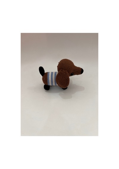 El Yapımı Amigurumi Mini Sosis Köpek Dachshund Örgü Oyuncak 9cm Kahverengi-mavi