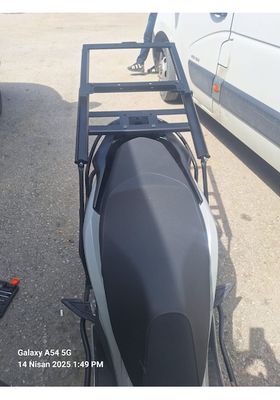 Honda Pcx Kızaklı Kurye Paket Çanta Demiri Ses Yapmaz Destekli