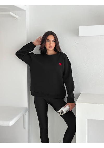 Kadın Kalp Nakışlı Sweatshirt Sade & Sevgi Dolu Stil Siyah