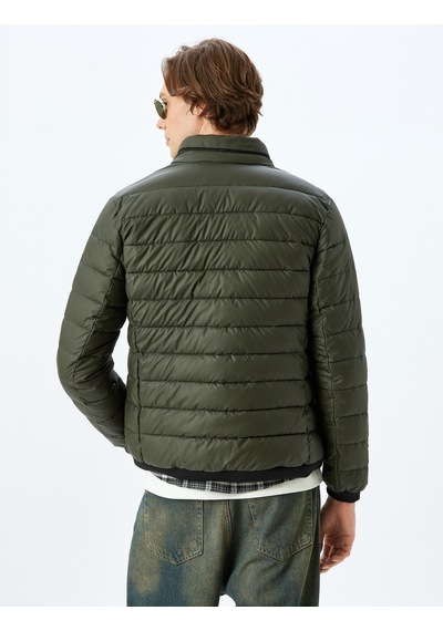Koton Dik Yaka Etiket Detaylı Lateks Kumaş Slim Fit Şişme Ceket Haki 5wam20029hw Haki Koton Dik Yaka Etiket Detaylı Lateks Kumaş Slim Fit Şişme Ceket Haki 5wam20029hw Haki