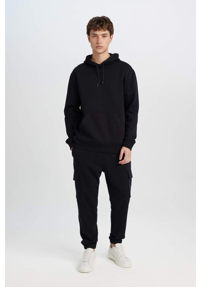 DeFacto Regular Fit Kapüşonlu Kanguru Cepli İçi Yumuşak Tüylü Basic Düz Sweatshirt X8283AZ25SPBK81