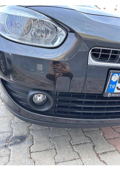 Renault Fluence Ön Çeki Demiri Kapağı
