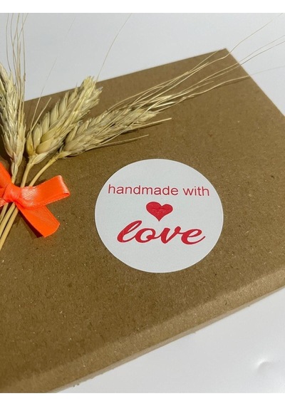 Handmade With Love Ortası Kalpli Kırmızı Yazı Yuvarlak Yapışkanlı Etiket 4x4 Cm 120 Adet