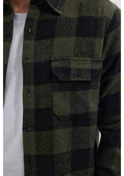 Tudors Erkek Slim Fit Dar Kesim Uzun Kollu Kapaklı Çift Cepli Kareli Kışlık Oduncu Gömlek-41624 Çok Renkli Tudors Erkek Slim Fit Dar Kesim Uzun Kollu Kapaklı Çift Cepli Kareli Kışlık Oduncu Gömlek-41624 Çok Renkli