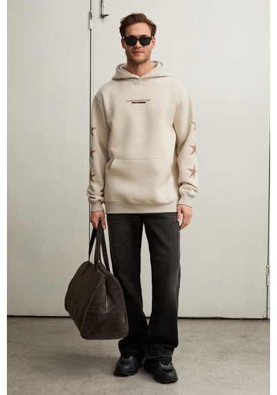 Grimelange Tuxon Erkek Yumuşacık İçi Polarlı Baskı Detaylı Kangru Cepli Regular Taş Rengi Sweatshirt Taş Rengi