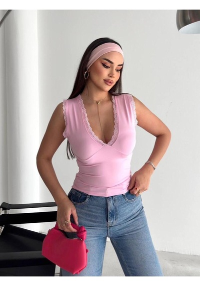 Kadın Derin V Yaka Dantel Detaylı Slim Fit Bluz Kolsuz Şık Kadın Bluz Pembe