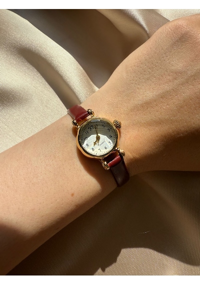 Retro Minimal Deri Kordon Vintage Kadın Kol Saati Altın