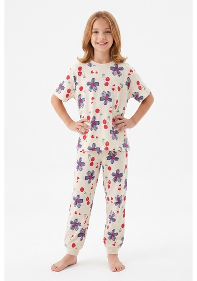 Alkın Kids 3-13 Yaş Kız Çocuk Kiraz Ve Çiçek Desenli %100 Pamuklu Kısa Kollu Pijama Takımı Bej Alkın Kids 3-13 Yaş Kız Çocuk Kiraz Ve Çiçek Desenli %100 Pamuklu Kısa Kollu Pijama Takımı Bej