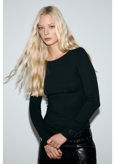 ETHIQUET BUBI I Kadın Yumuşak Ve Esnek Kumaşlı Toka Detaylı Slim Fit Siyah Bluz