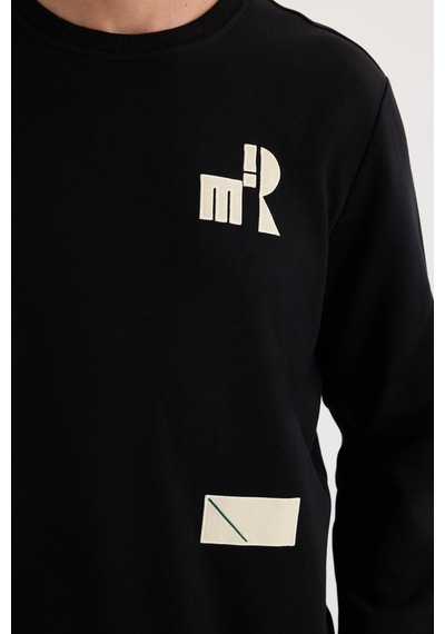 Tudors Erkek Relax Fit Rahat Kesim Pamuklu Lastikli Kol Bisiklet Yaka Baskılı Siyah Sweatshirt-37304 Siyah Tudors Erkek Relax Fit Rahat Kesim Pamuklu Lastikli Kol Bisiklet Yaka Baskılı Siyah Sweatshirt-37304 Siyah