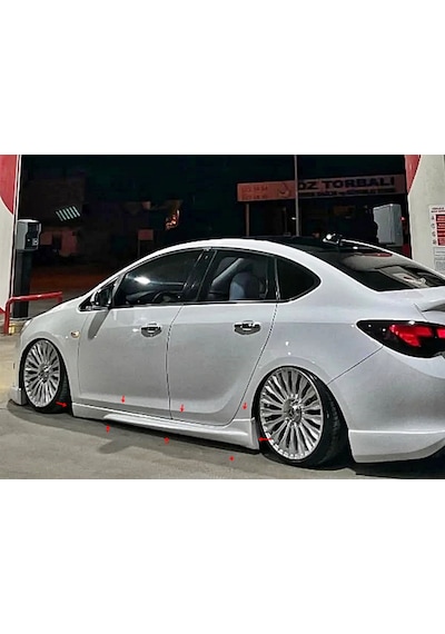 Astra J Sedan Marşpiyel - Plastik - Boyasız