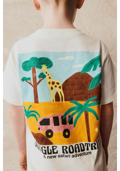 Lolliboomkids Orman Safari Baskılı Erkek Çocuk T-shirt Ve Çizgili Pantolon Takım - Rahat Ve Tarz Kombin Ekru Lolliboomkids Orman Safari Baskılı Erkek Çocuk T-shirt Ve Çizgili Pantolon Takım - Rahat Ve Tarz Kombin Ekru