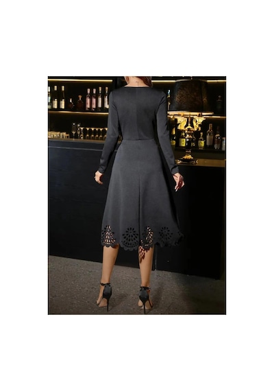 Butik İstanbul Kadın Uzun Kollu V Yakalı Lazer Kesim Detaylı Midi Ithal Krep Elbise Siyah Butik İstanbul Kadın Uzun Kollu V Yakalı Lazer Kesim Detaylı Midi Ithal Krep Elbise Siyah