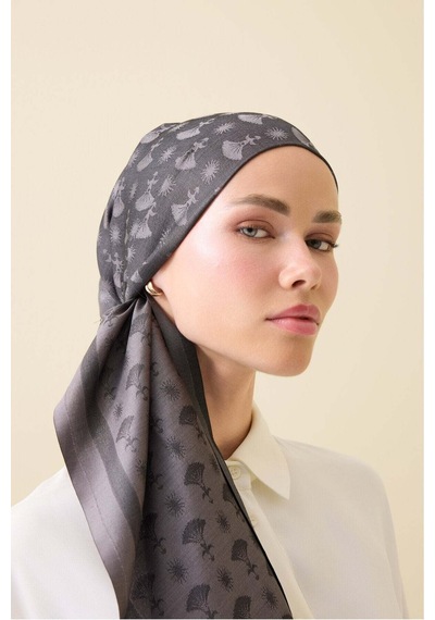 Imannoor Karanfil Monogram Koyu Gri İpek Şal 68x200 Gri