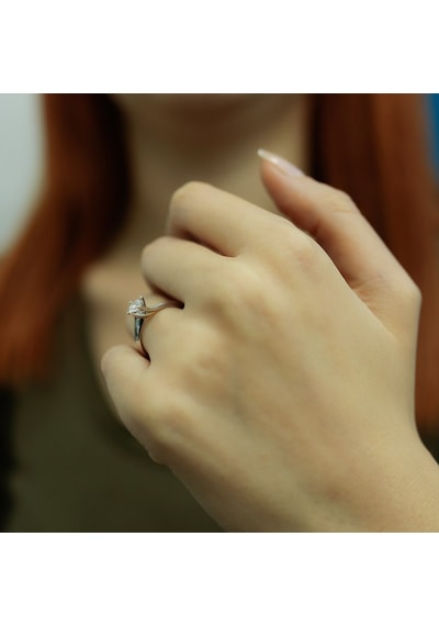 Lova D Renk 0,31 Karat Pırlanta Tektaş Yüzük - HRD Sertifikalı