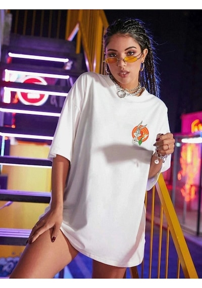 Tarzsokak Kadın Beyaz Bugs Bunny Logo Baskılı Oversize T-shirt Beyaz